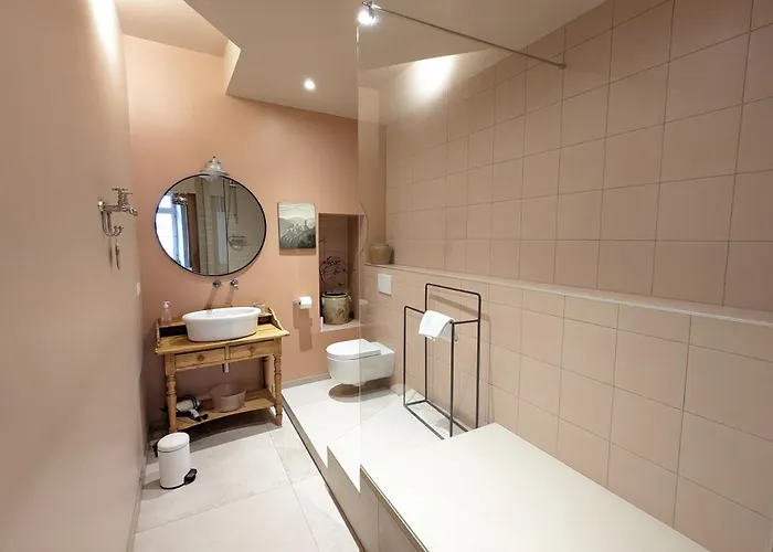 Daire A Travers Champs Avec Sauna Et Parking *