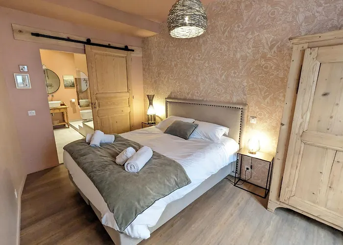 A Travers Champs Avec Sauna Et Parking *